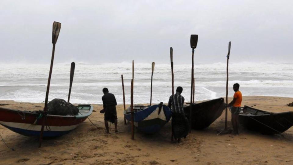 Two Fishermen of Kakinda port Hurts as Gas Cylinder Explodes in Boat