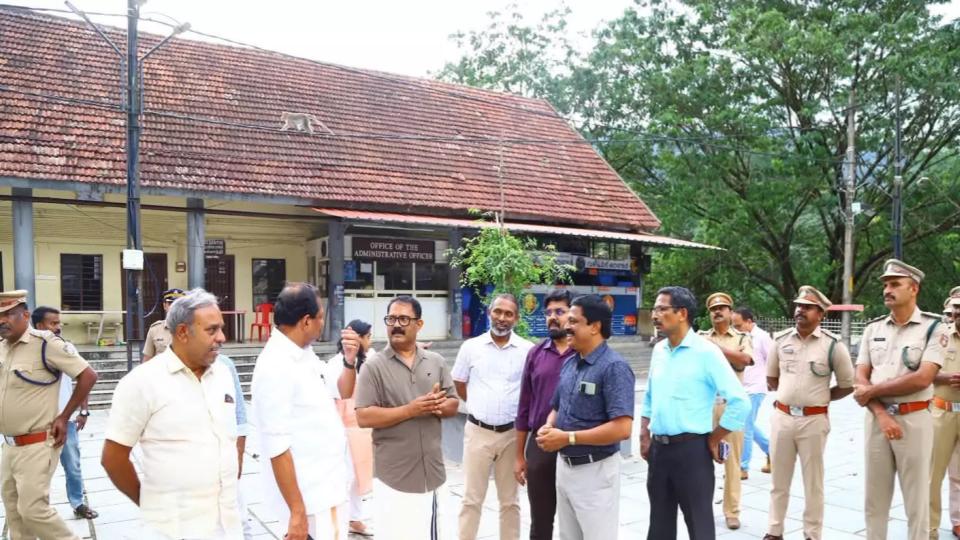Local Bodies To Set Up QR Codes, Info Centres For Sabarimala Pilgrims