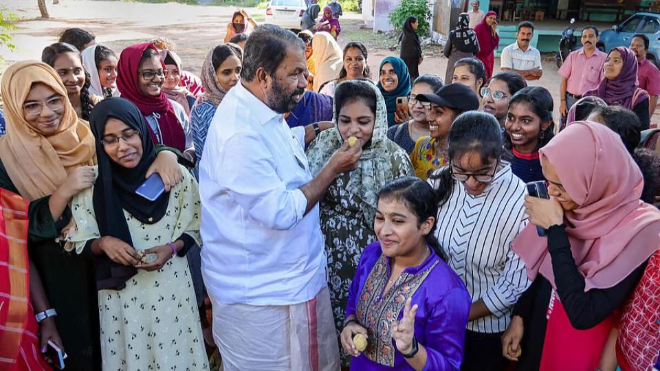 Kerala minister orders Kochi school to allow Muslim girl to wear hijab