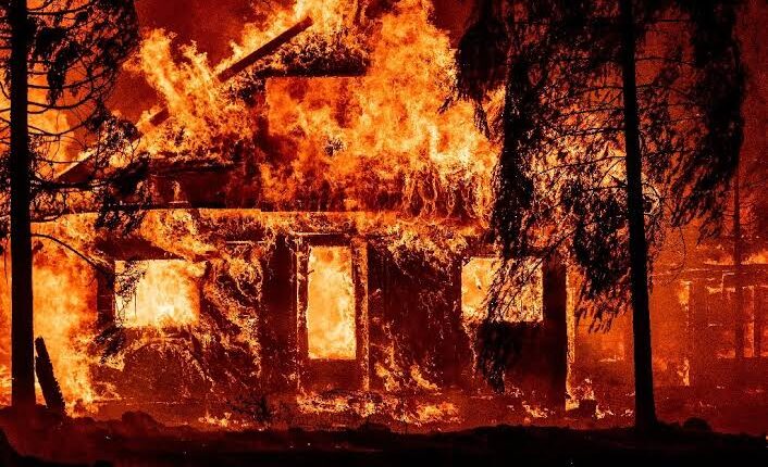 threediedinfirehutsatvillagebingararambanjk