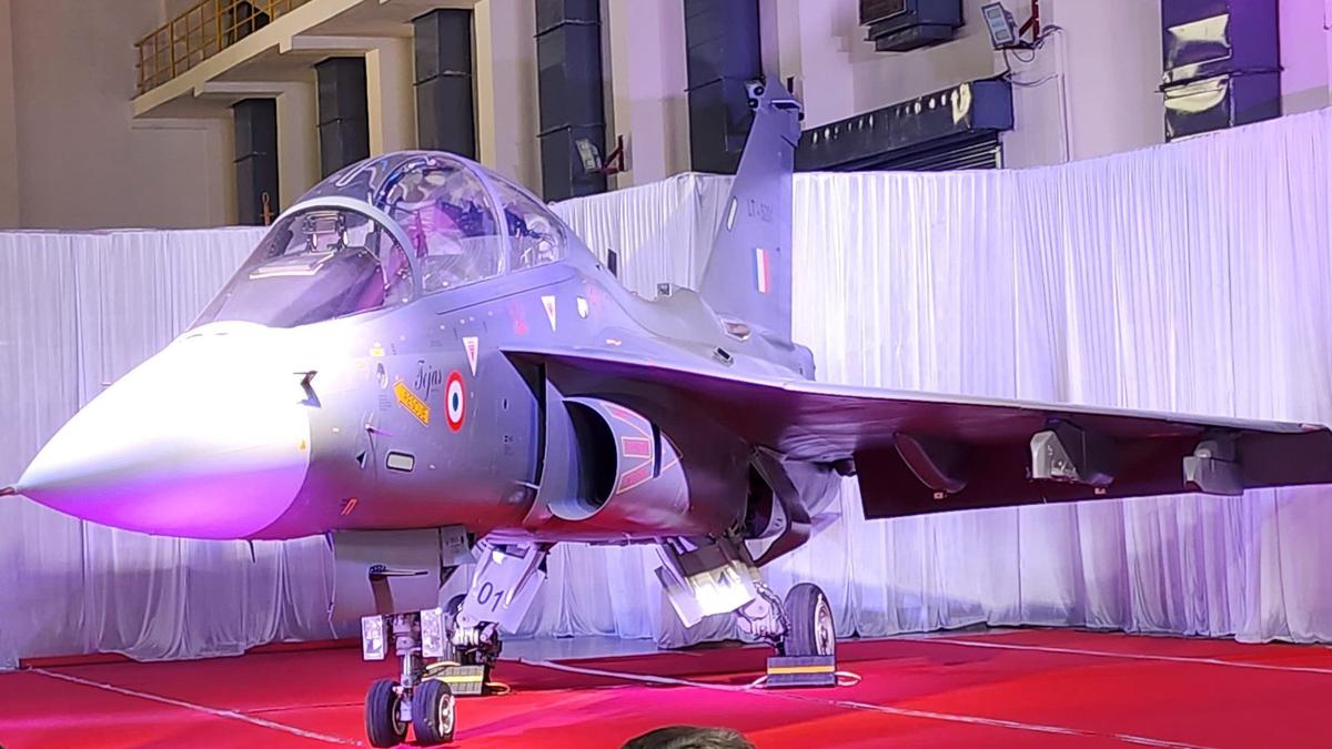 halhandsovertwinseatervariantoflcatejasfighteraircrafttoiaf