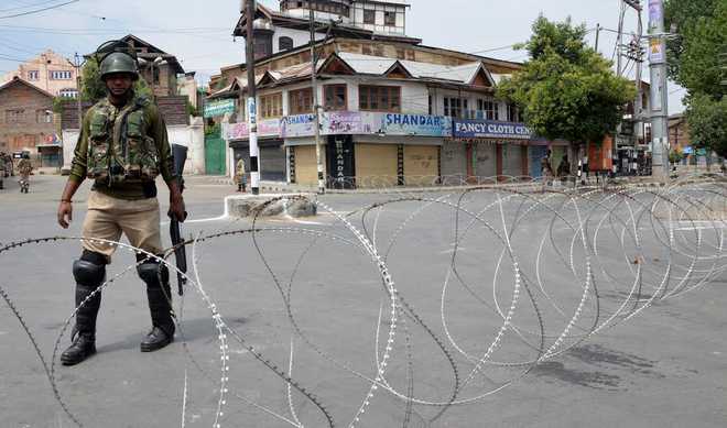 restrictionsinsrinagarafterstrikecallbyseparatists