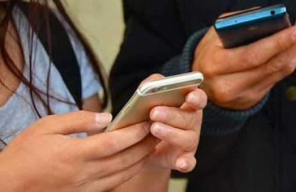 2gmobileinternetservicesrestoredinkashmirvalley