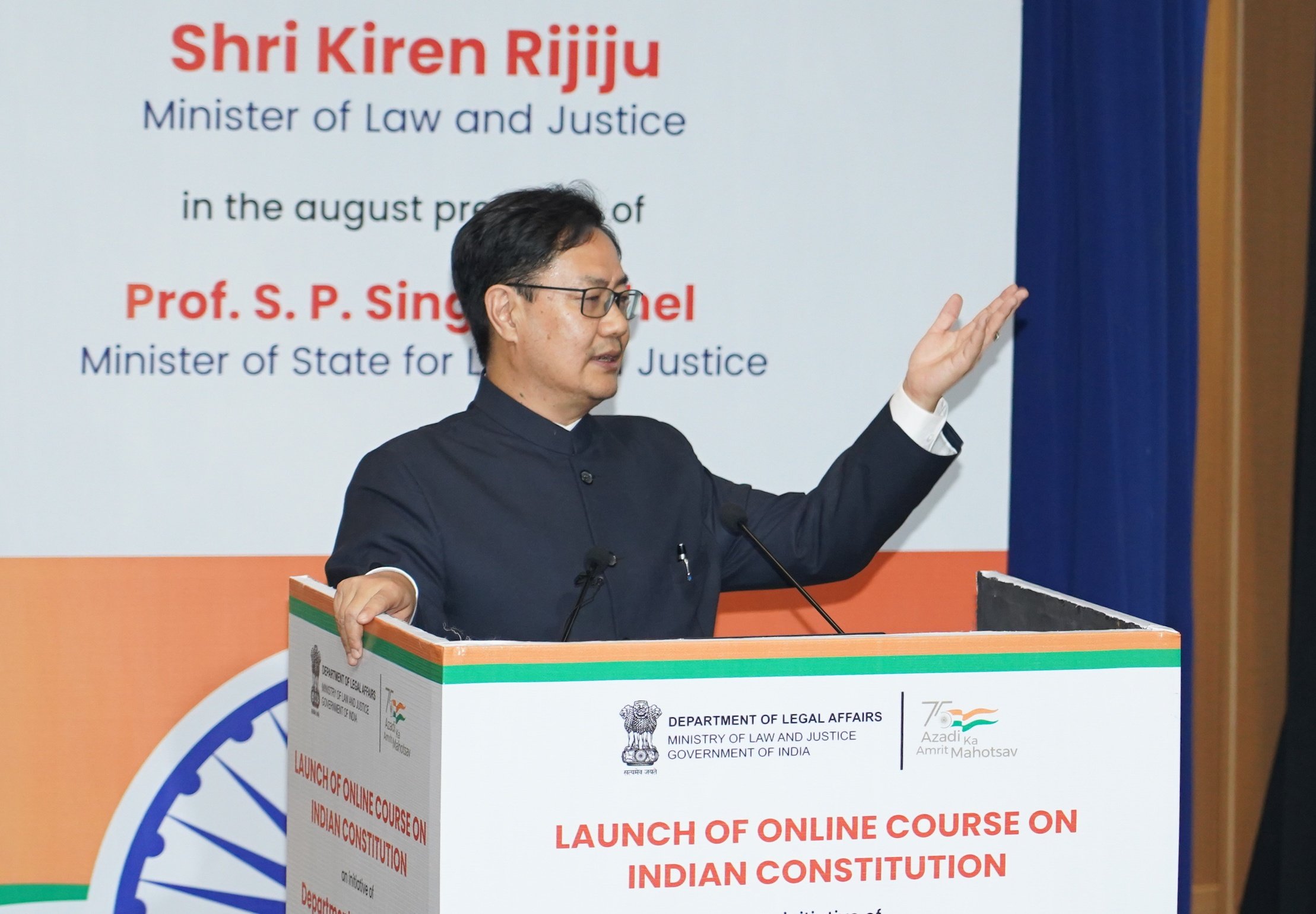 lawministerlaunchesonlinecourseonindianconstitutionontheeveofconstitutionday
