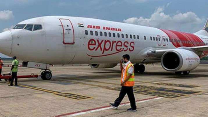 dgcaissuesshowcausetoairindiaairlinesafter80yearolddiesatmumbaiairport