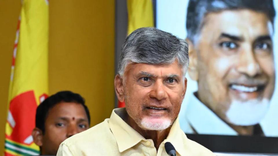 CM Naidu Launches Dhavaleswaram Barrage Gate Modernisation Works