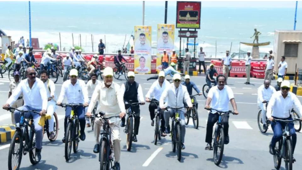 naiduridesbicycletocommemorateworldenvironmentdayinvizag