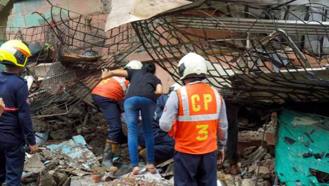 Four-storey building collapses in Mumbai
