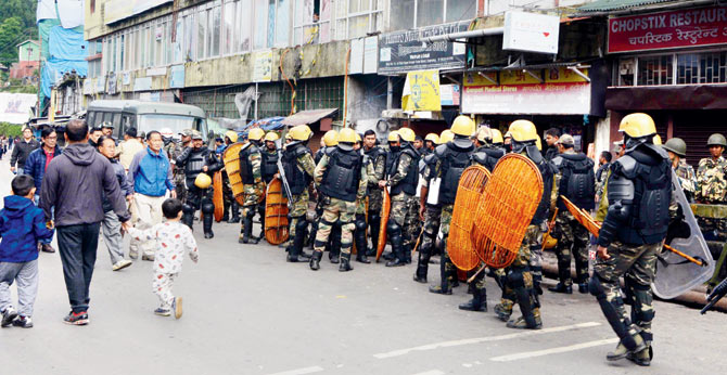 darjeelingunrest:schoolsstartoffsiteclassesforpupilsfacingboardexams