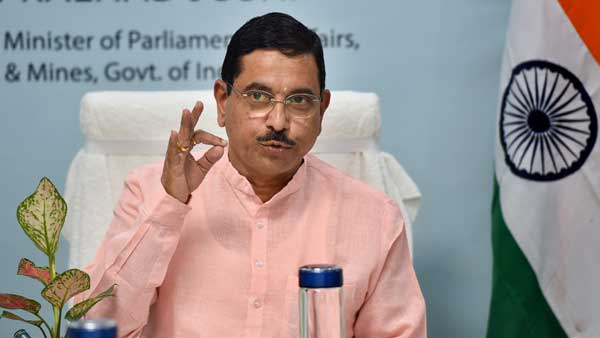 unionministerprahladjoshilaysfoundationstonefornewevtestingfacilityinbengaluru
