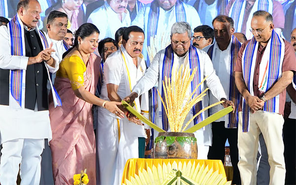 10 people fall sick due to suffocation at Siddaramaiah’s event after stampede-like situation in Karnataka’s Puttur