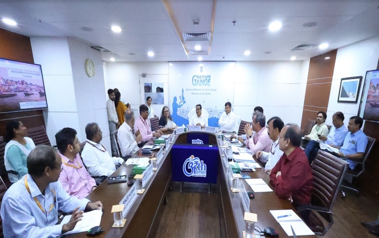 jalshaktiministercrpaatilreviewsprogressofnamamigangemissionprojectsinnewdelhi