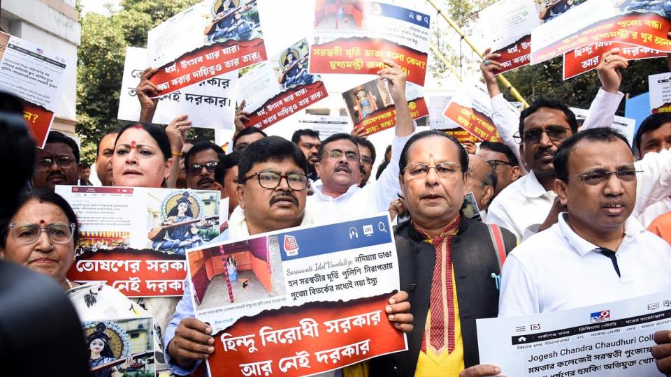 bengalbjpmlasstagesitinonassemblypremisesagainstmamatabanerjeegovt