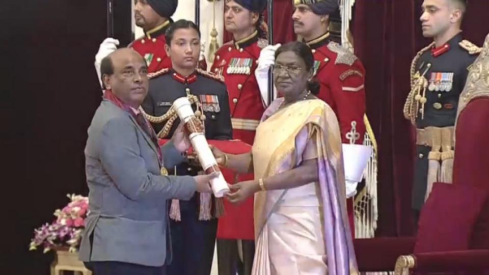 President Murmu Confers Rashtriya Vigyan Puraskar 2025