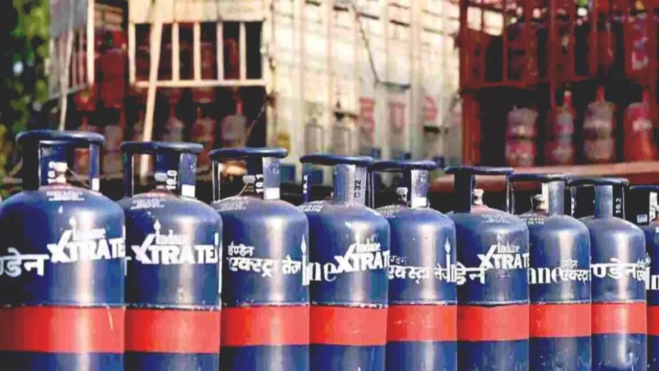 Oil Ministry Forms Panel to Address LPG Shortage in Hospitality Sector