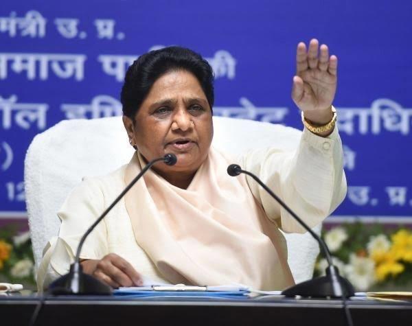 economicsurveydisappointingmodigovernmentsellingdreamstopeople:mayawati