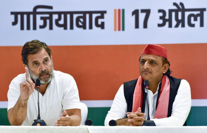 rahulgandhiakhileshyadavaddressjointpressconferenceinghaziabad