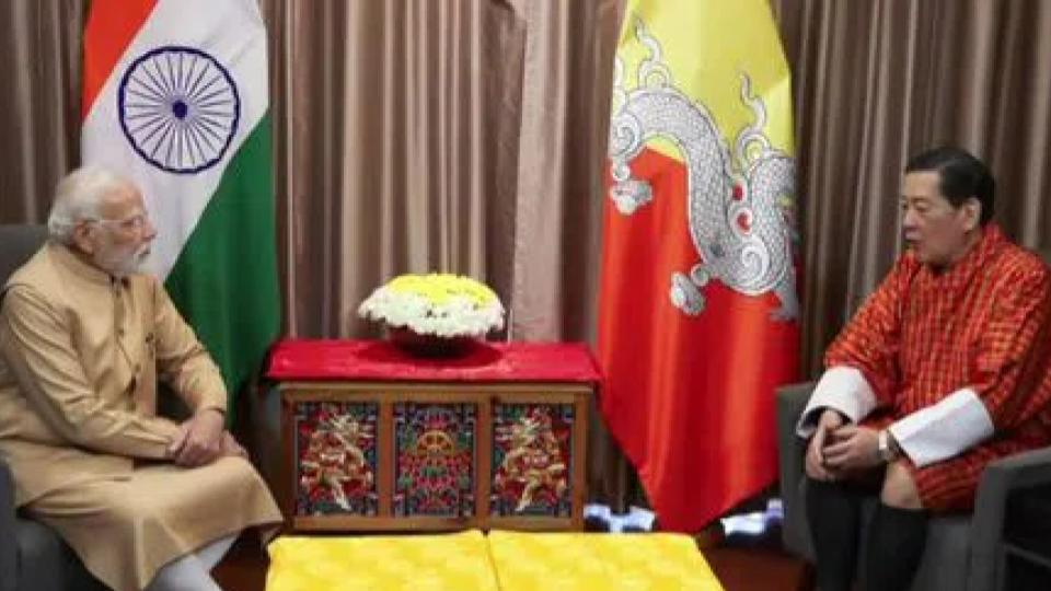 PM Narendra Modi meets Bhutan’s Fourth King Jigme Singye Wangchuck