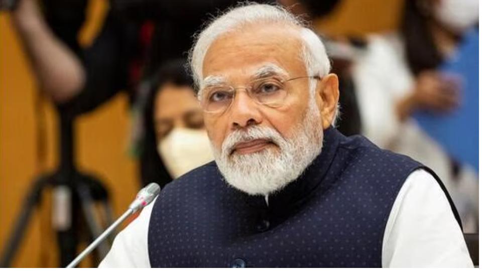 pmmodipaystributetojk’sfirstmuslimiasofficer