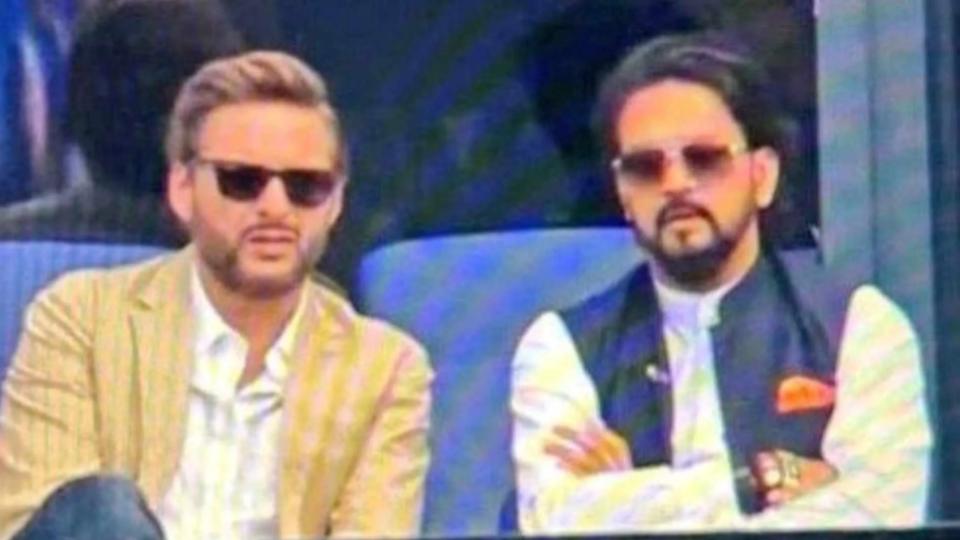 anuragthakurfacesbacklashafterviralphotowithshahidafridi