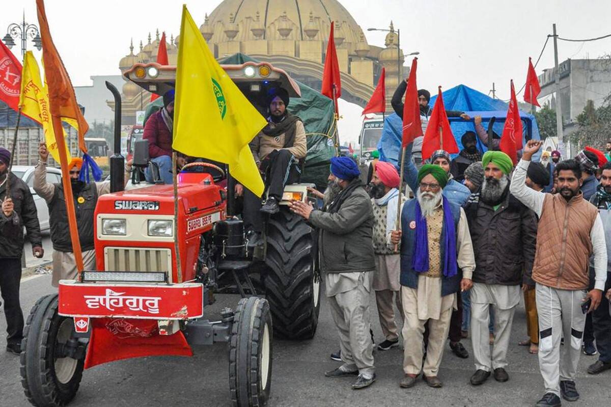 groupsoffarmersenterdelhibreakingpolicebarricade