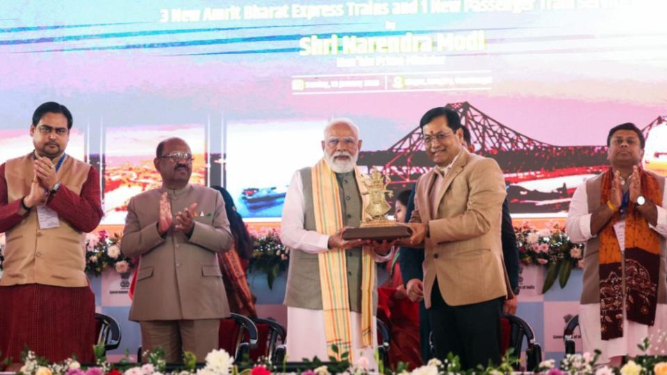 PM Modi Launches Development Projects Worth Over 830 Cr in Hoogly