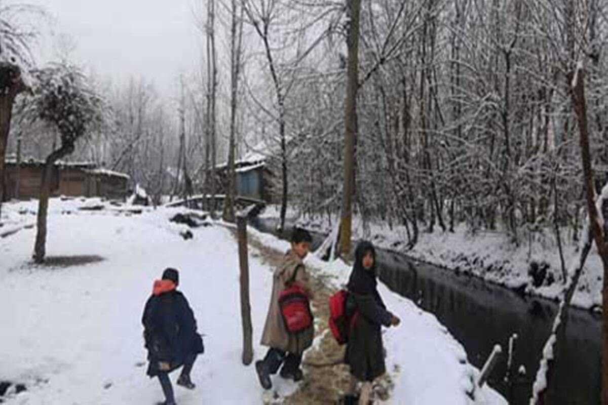kashmircontinuestoreelunderseverecoldwave