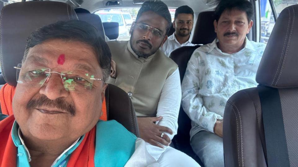 Indore Congress candidate Akshay Kanti withdraws nomination, joins BJP