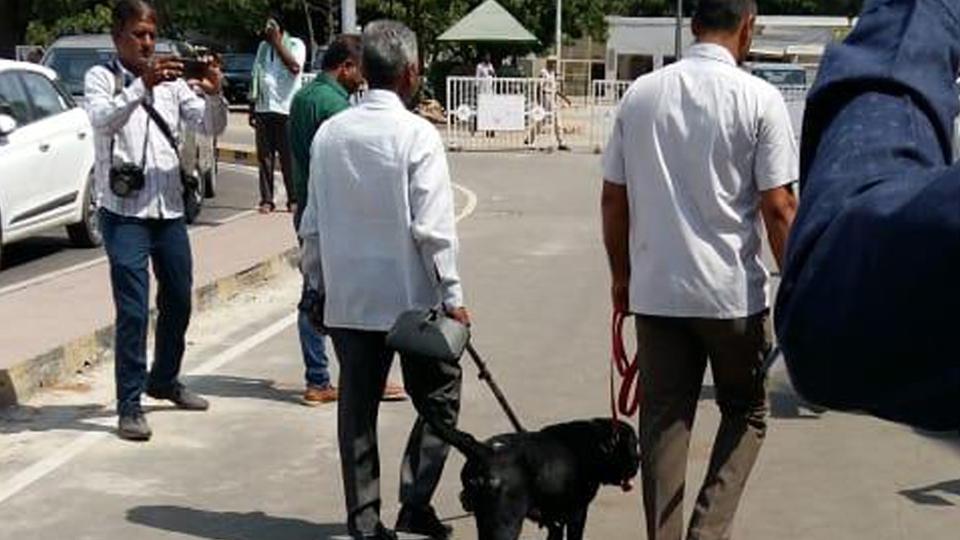 manarrestedforthreateningtobombdmkheadquartersincalltochennaipolice