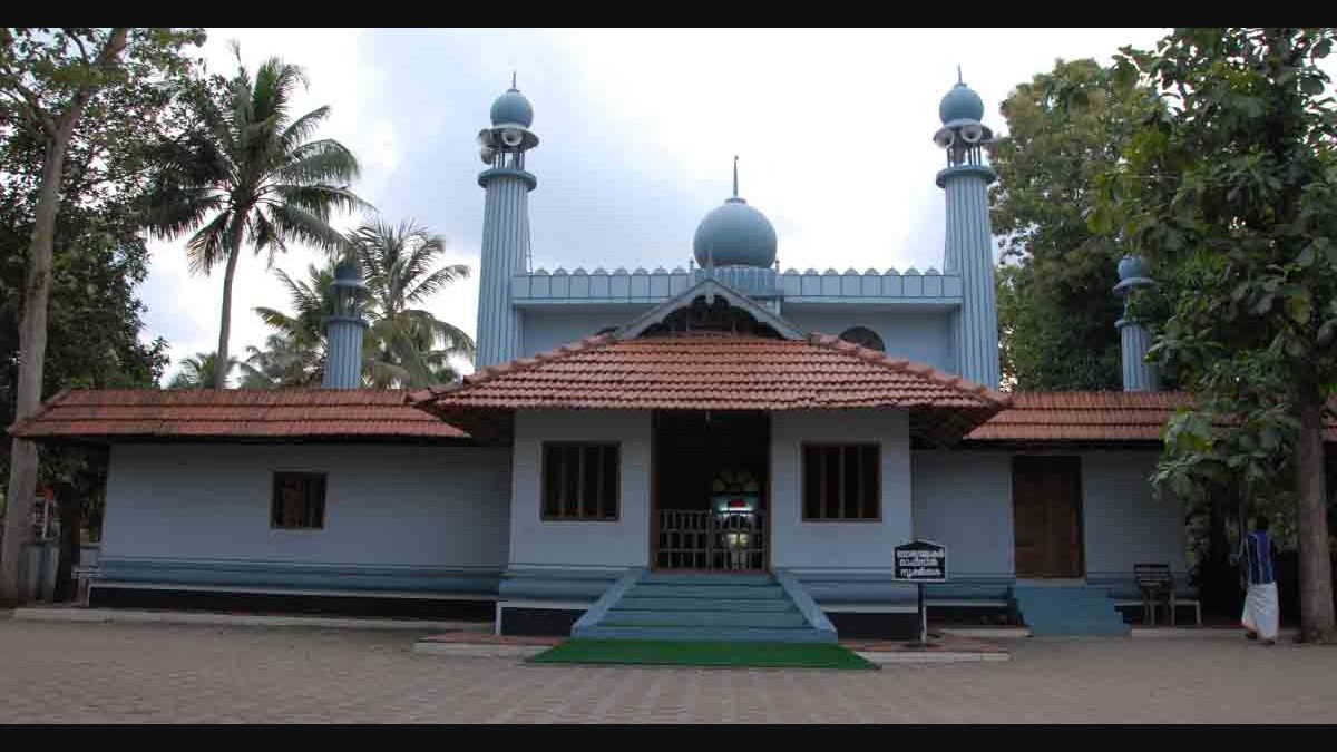 indiasoldestmosquecheramanjumamasjidsettoreopenatkodungallurtalukkerala