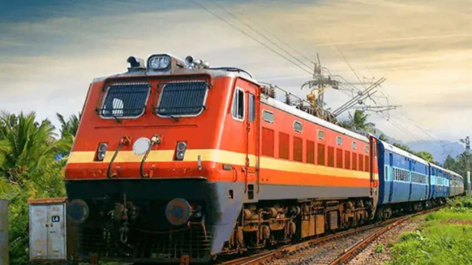 railwaystorunspecialtrainfromjammuskatratonewdelhiat9:20pmtoday