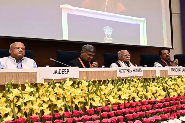 unionministermanoharlalurgesyoungcivilservantstoinnovateforsmarterurbantransport
