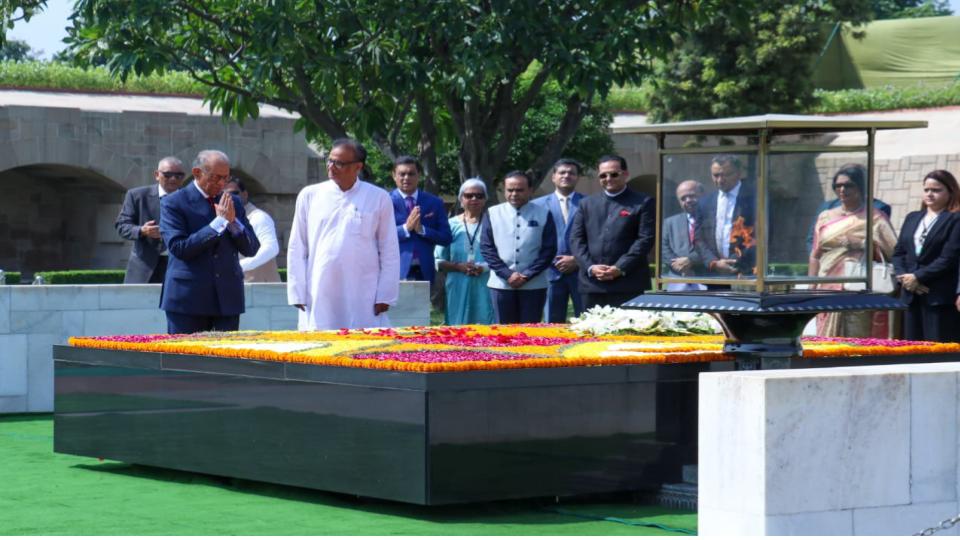 Mauritius PM Pays Tribute To Mahatma Gandhi, Atal Bihari Vajpayee