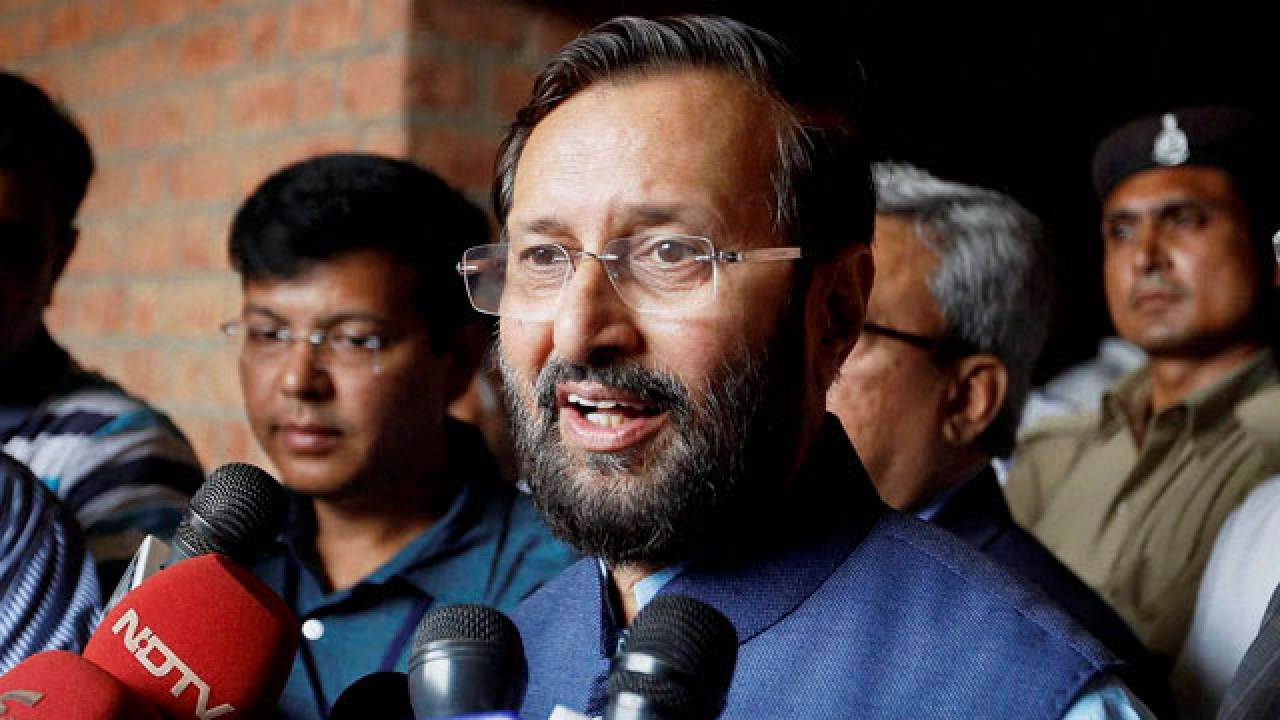 thereshouldbediscussiononfakenewsinparliament:prakashjavadekar