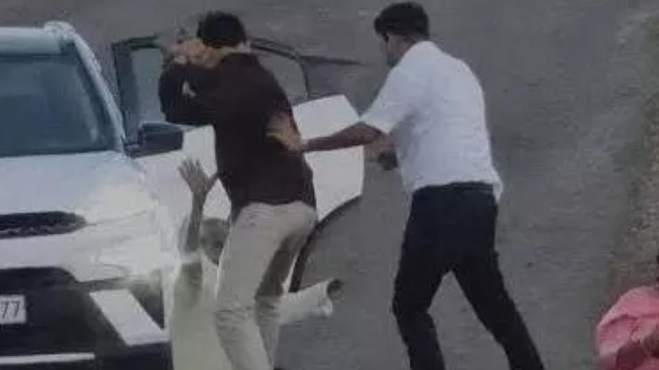 Father Beaten On The Road By Sons Over Land Dispute In Pune