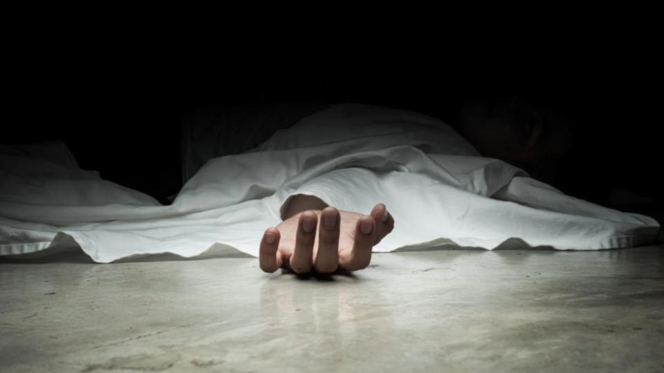 Relatives Protest With Body of Worker Who Died in Dubai