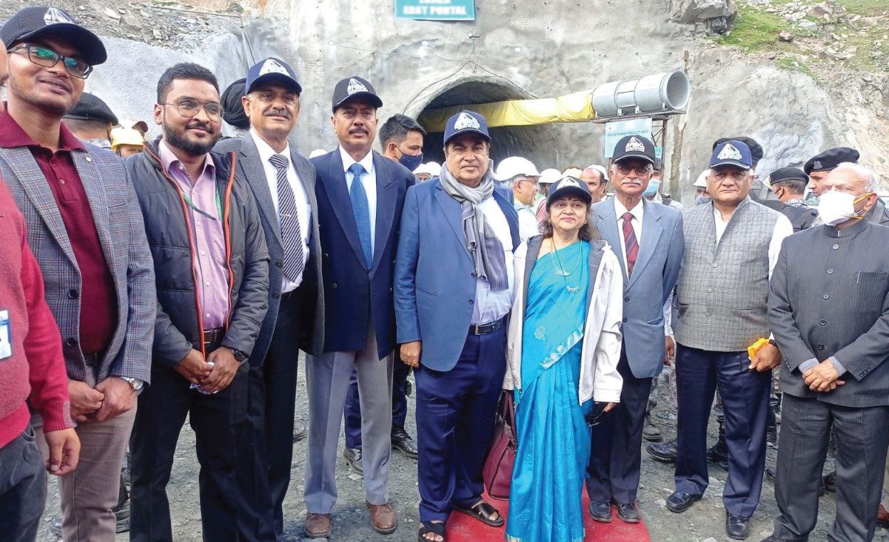 extensiveroadnetworkinhimalayanregionwillprovidehugeemploymentopportunities:nitingadkari