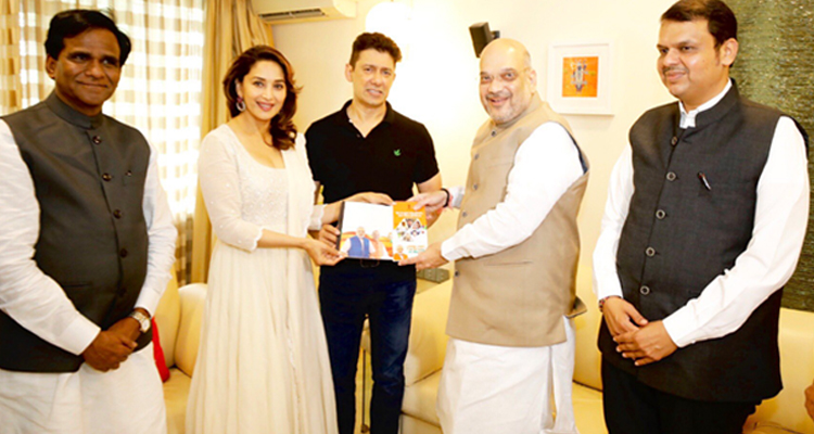 bjppresidentamitshahmeetsmadhuridixitaspartofhisparty’s“samparksesamarthan”