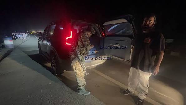 2 migrant labourers shot by terrorists in J&K