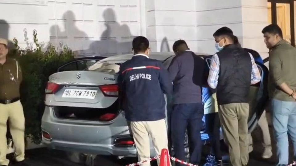 Shots Fired at Car Carrying Lawrence Bishnoi’s Lawyer in Delhi