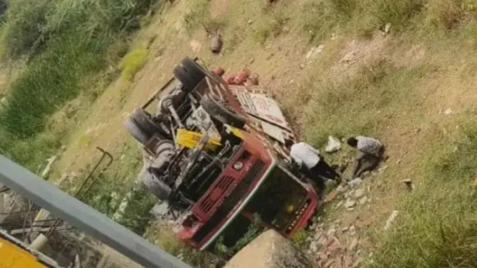 Empty Gas Cylinder Lorry Plunges Off Bridge in Nellore, 2 injured