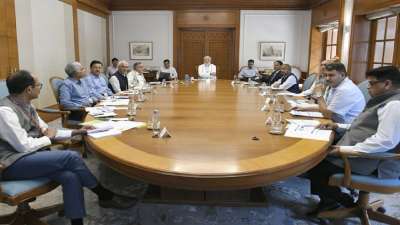 kuwaitfiretragedy:pmmodichairshighlevelreviewmeetingannouncesexgratiaforindianvictims