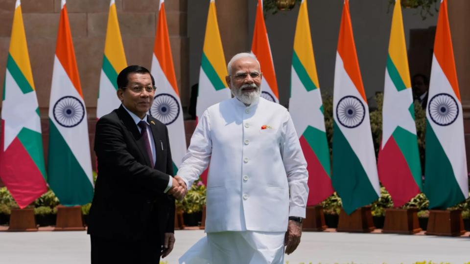 pmnarendramodimeetsmyanmarspresidentuminaunghlaing