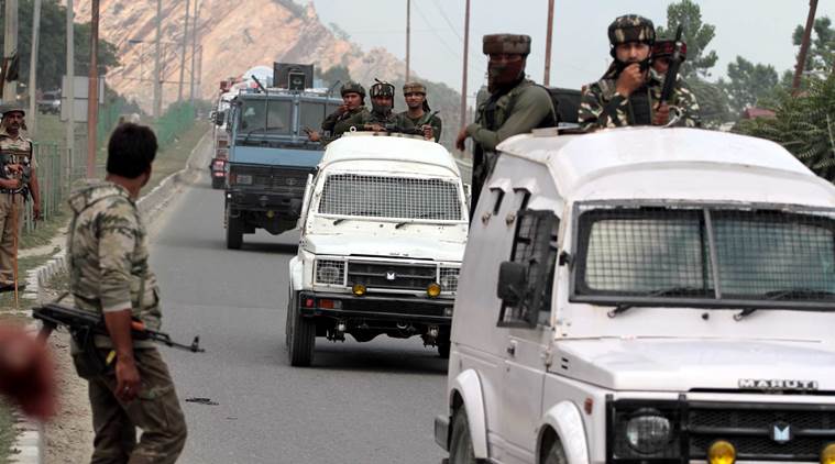 policevehicleattackedonsrinagarjammunationalhighway