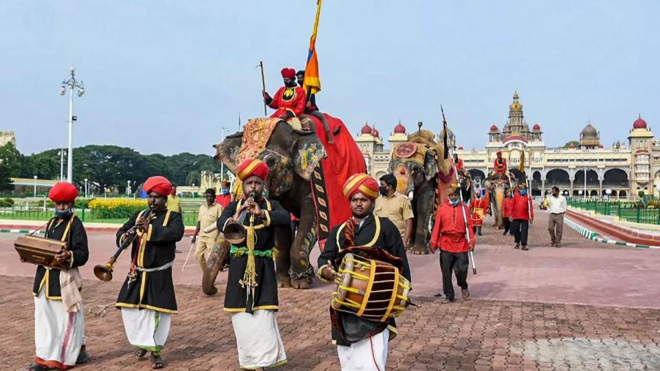 Mysuru Dasara 2026 Begins With Grand Welcome for Elephant Squad
