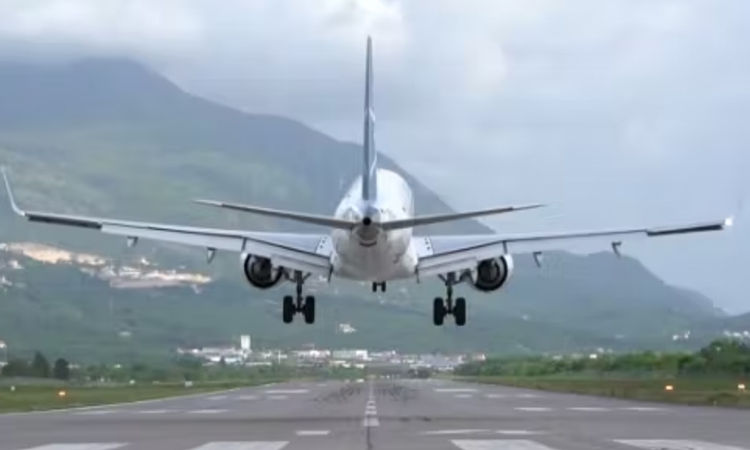 AP CM YS Jaganmohan Reddy’s flight makes emergency landing