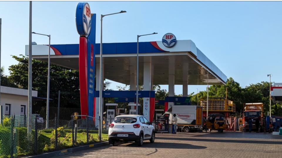 hindustanpetroleumdeniesfuelshortagerumoursassuresuninterruptedsupply