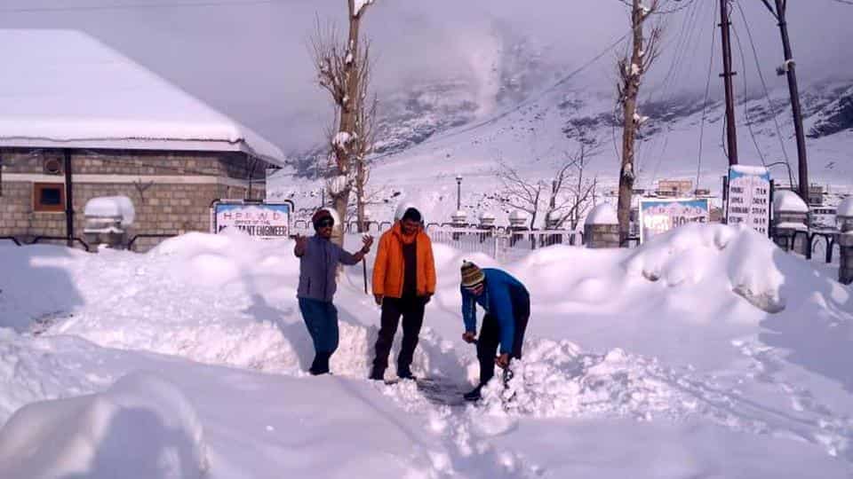 himachalpradeshreelingunderseverecoldweatherconditions