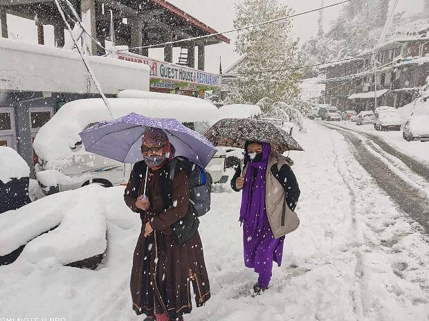 shimlaseesnosnowfallafter11yearsinjanuary
