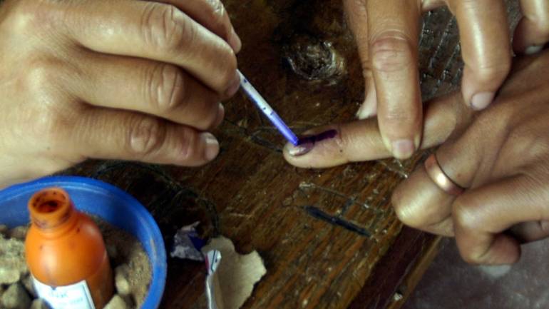 thewestbengalstateelectioncommissionannouncedthreephasepanchayatpollsinmay